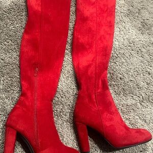 NWOT Chic Red Heeled Faux Suede Chucky Heel Stretch Over The Knee Boots, size 7
